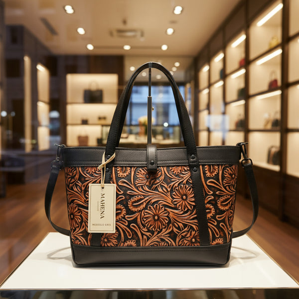 Borsa in pelle di vacchetta con primo strato scheletro intagliata a mano modello Eris Favolosa