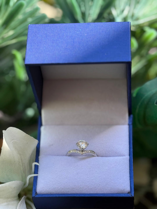 Anello in argento sterling 925 con corona da principessa e moissanite da 1 carato autoregolabile FANTASTICO