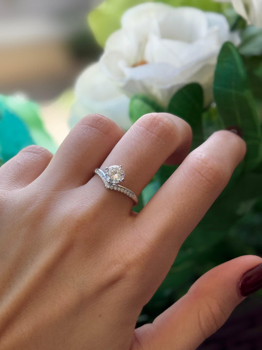 Anello in argento sterling 925 con corona da principessa e moissanite da 1 carato autoregolabile FANTASTICO