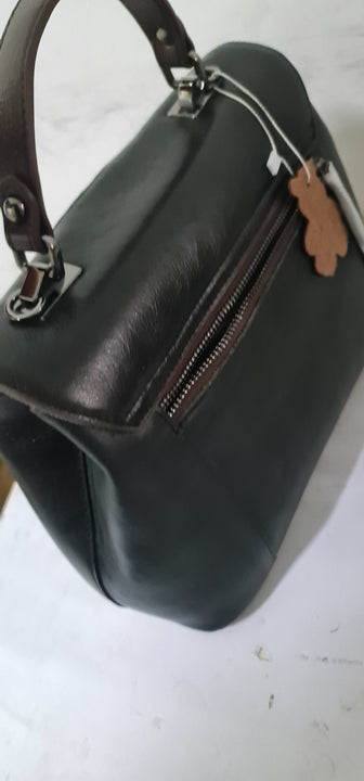 Retro Embossed Portable Diagonal Handbag with Hand Print, Limited Edition Leather Model SISSY NERO