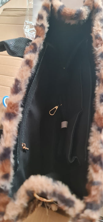 granulated faux leather bag Felina model