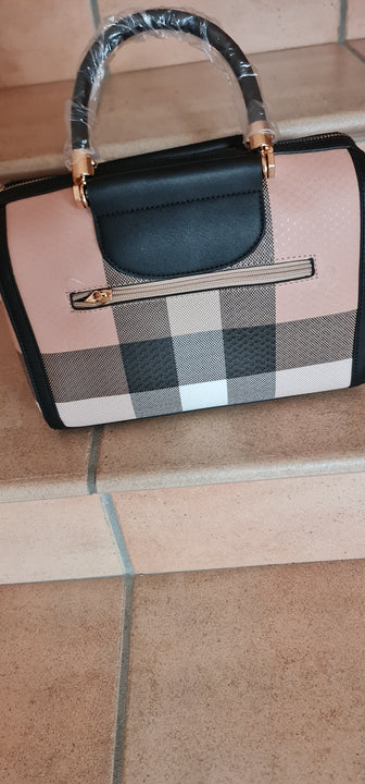 Fiona bag with classic tartan pattern