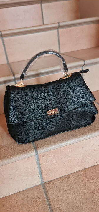 compact and organized AISLA bag French design