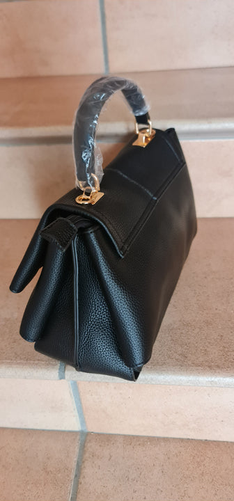 compact and organized AISLA bag French design