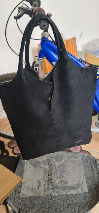 Borsa Juliette verticale slanciata modello morbido non rigido