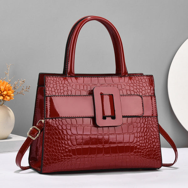 Versatile women's bag with a fashionable personality CHEYENNE MODEL